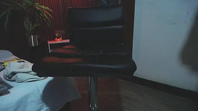  bunnyboy  online show from March 16, 2025, 9:05 pm