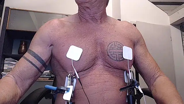 Snapshot of munichrubber chatting on December 28, 2024, 5:33 am munichrubber online show from December 28, 2024, 5:33 am