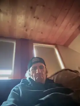 6poundtown9 online show from March 12, 2026, 5:52 pm