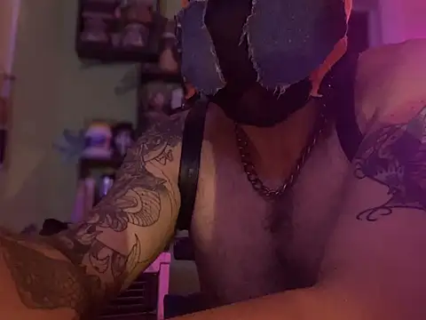 danix wild wolf online show from May 30, 2026, 1:57 am