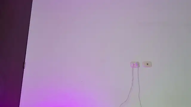 Snapshot of isahilton1 chatting on October 7, 2025, 8:17 pm isahilton1 online show from October 7, 2025, 8:17 pm