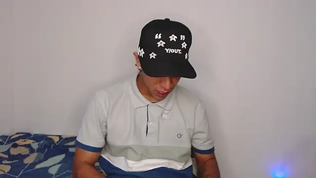 Monkey uchiha777 online show from November 18, 2025, 8:24 pm