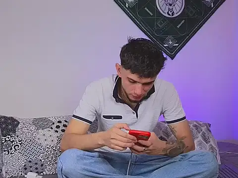 samevansx  online show from October 3, 2025, 1:30 pm