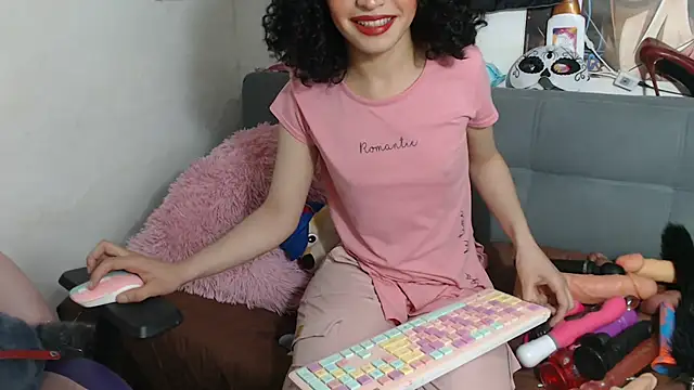 Snapshot of Amala_Hott chatting on November 20, 2025, 5:18 am Amala Hott online show from November 20, 2025, 5:18 am