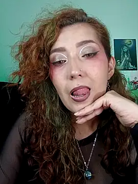 Luz delunaa online show from March 18, 2026, 2:47 am