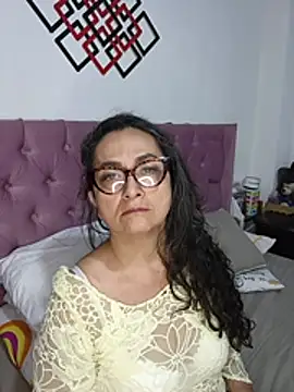 AlessandraLeroy online show from November 22, 2025, 2:32 am