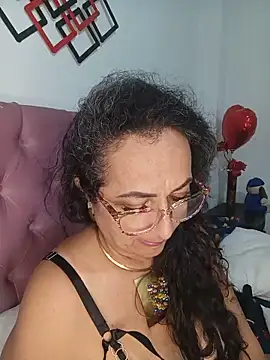 Snapshot of AlessandraLeroy chatting on May 19, 2026, 1:11 am AlessandraLeroy online show from May 19, 2026, 1:11 am