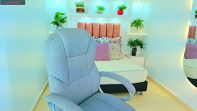 sharon rosse   online show from November 18, 2025, 11:58 am