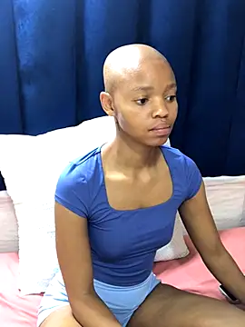 Snapshot of BondiBitch chatting on November 3, 2025, 3:02 pm BondiBitch online show from November 3, 2025, 3:02 pm