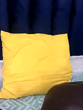 Snapshot of BondiBitch chatting on November 9, 2025, 10:13 am BondiBitch online show from November 9, 2025, 10:13 am