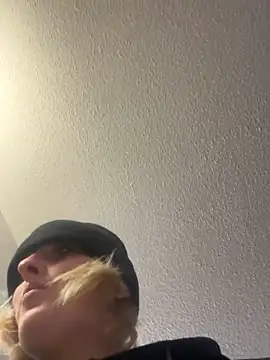 KITTYBOOBOOFUXX online show from December 16, 2025, 7:13 am