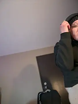 KITTYBOOBOOFUXX online show from April 3, 2026, 6:33 am