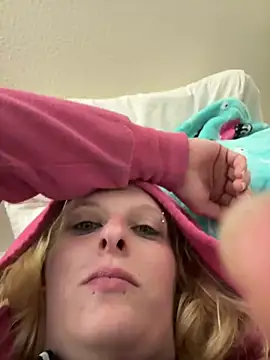 KITTYBOOBOOFUXX online show from July 17, 2026, 5:25 am