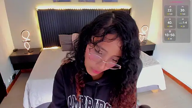 Snapshot of Arihsay_evans chatting on November 14, 2025, 12:48 pm Arihsay evans online show from November 14, 2025, 12:48 pm