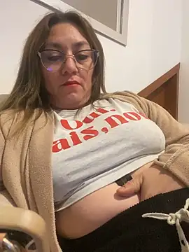 Luna-nevada online show from April 3, 2026, 1:58 am