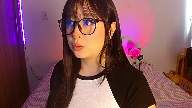 Oliviargf online show from June 11, 2026, 1:20 pm