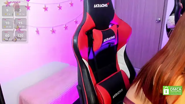 Snapshot of LindaSilverstone chatting on October 10, 2025, 11:48 pm LindaSilverstone online show from October 10, 2025, 11:48 pm