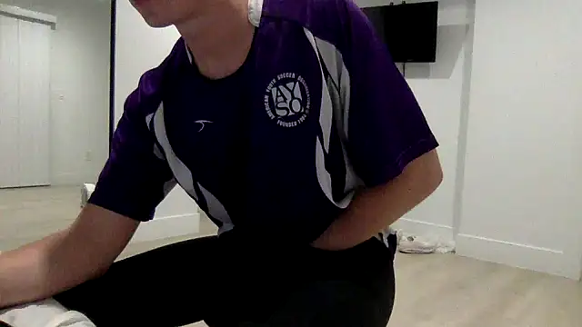 Snapshot of TheDaddy005 chatting on March 7, 2025, 5:40 am TheDaddy005 online show from March 7, 2025, 5:40 am