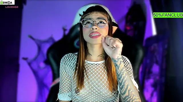 sofiafenty online show from October 9, 2025, 5:33 pm