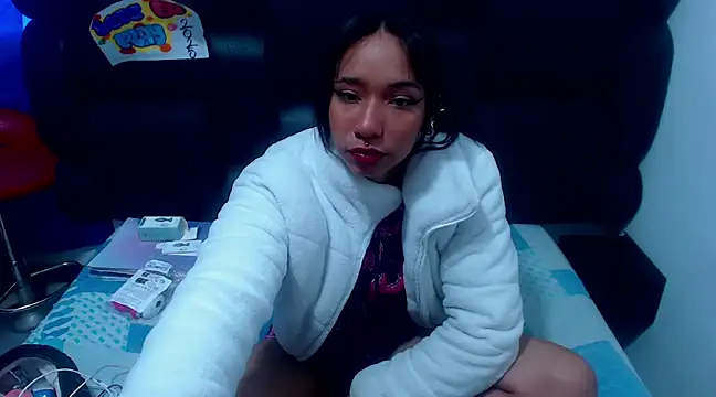 Snapshot of XxxReinaSexyBodyxxX777 chatting on March 11, 2025, 1:01 pm XxxReinaSexyBodyxxX777 online show from March 11, 2025, 1:01 pm