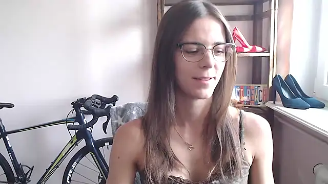 love megi online show from April 16, 2026, 1:23 pm