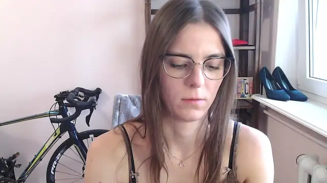 Snapshot of love_megi chatting on May 31, 2026, 6:09 pm love megi online show from May 31, 2026, 6:09 pm