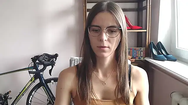 Snapshot of love_megi chatting on June 1, 2026, 1:35 pm love megi online show from June 1, 2026, 1:35 pm