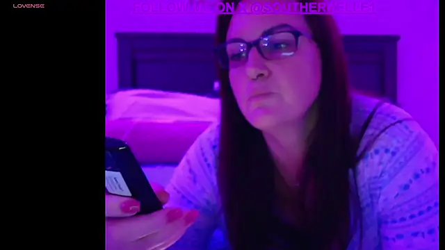 Snapshot of SouthernElle1 chatting on September 30, 2025, 12:48 am SouthernElle1 online show from September 30, 2025, 12:48 am