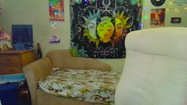 Snapshot of Lil_foxxx chatting on March 7, 2025, 1:18 pm Lil foxxx online show from March 7, 2025, 1:18 pm