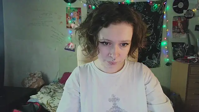 Snapshot of Lil_foxxx chatting on October 18, 2025, 11:33 am Lil foxxx online show from October 18, 2025, 11:33 am