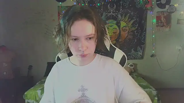 Snapshot of Lil_foxxx chatting on December 4, 2025, 11:19 am Lil foxxx online show from December 4, 2025, 11:19 am