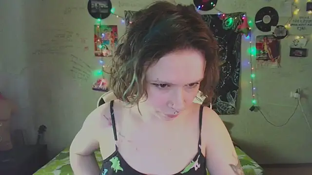 Snapshot of Lil_foxxx chatting on December 5, 2025, 7:50 am Lil foxxx online show from December 5, 2025, 7:50 am