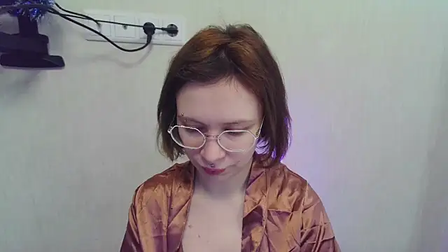 Snapshot of Lil_foxxx chatting on December 19, 2025, 11:06 am Lil foxxx online show from December 19, 2025, 11:06 am