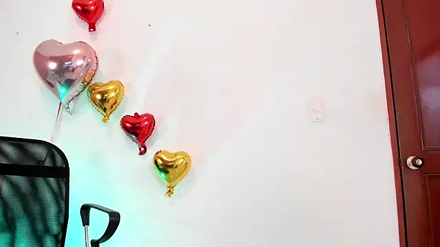 Coral w10 online show from March 12, 2025, 6:55 pm