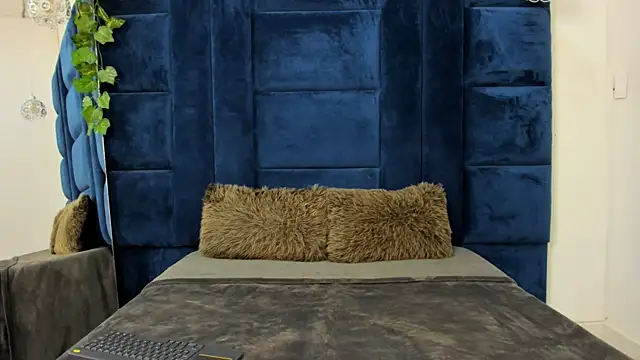 Samantha-Harpper online show from March 22, 2025, 6:11 am