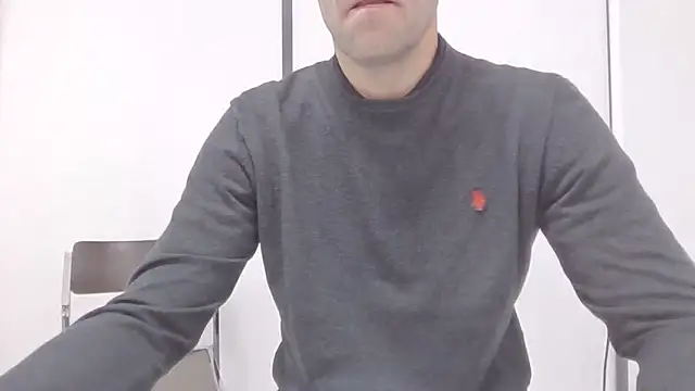 Snapshot of Simon_76 chatting on September 30, 2025, 1:05 pm Simon 76 online show from September 30, 2025, 1:05 pm