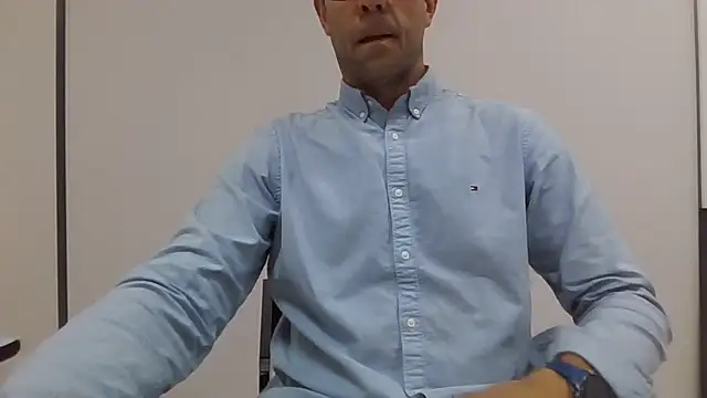 Snapshot of Simon_76 chatting on October 14, 2025, 1:23 pm Simon 76 online show from October 14, 2025, 1:23 pm