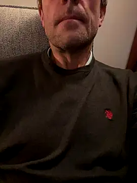 Snapshot of Simon_76 chatting on November 13, 2025, 9:14 pm Simon 76 online show from November 13, 2025, 9:14 pm