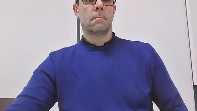 Snapshot of Simon_76 chatting on November 26, 2025, 2:29 pm Simon 76 online show from November 26, 2025, 2:29 pm