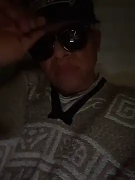 Snapshot of flores6cachondo9 chatting on December 3, 2025, 1:31 pm flores6cachondo9 online show from December 3, 2025, 1:31 pm