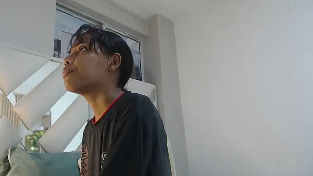 willow smitt online show from March 27, 2026, 1:00 pm