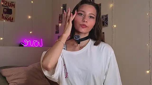 Snapshot of EditaBails chatting on September 17, 2025, 6:31 pm EditaBails online show from September 17, 2025, 6:31 pm