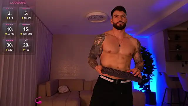 OLIVER COLT online show from October 22, 2025, 11:26 pm