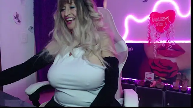 Matureboobs 111 online show from September 24, 2025, 2:26 am