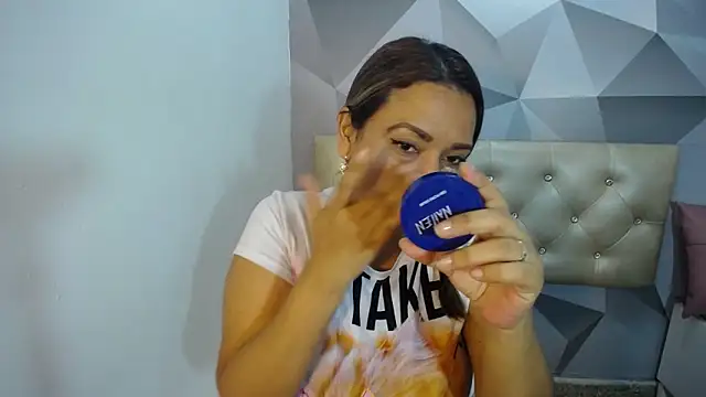 Milf-Prettyboobs online show from December 3, 2025, 10:57 am