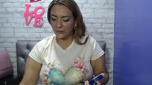 Milf-Prettyboobs online show from July 21, 2026, 5:37 pm