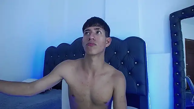 dareck 18 online show from March 20, 2025, 11:56 pm