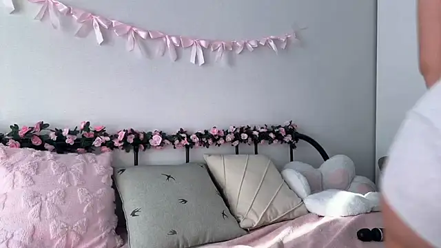 Snapshot of Anna_Six chatting on April 1, 2026, 3:51 am Anna Six online show from April 1, 2026, 3:51 am