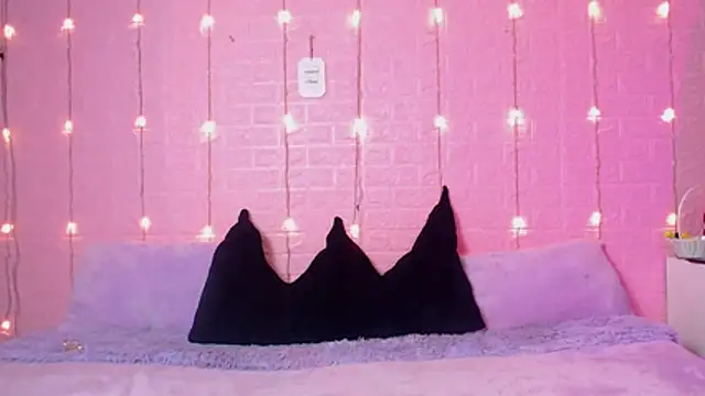 Snapshot of wet_valery chatting on February 27, 2026, 9:04 pm wet valery online show from February 27, 2026, 9:04 pm