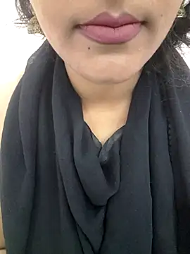 Snapshot of priya_00143 chatting on November 14, 2025, 2:43 am priya 00143 online show from November 14, 2025, 2:43 am